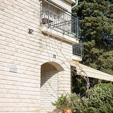 Villa Claudia Beach Apartment Premantura Extérieur photo